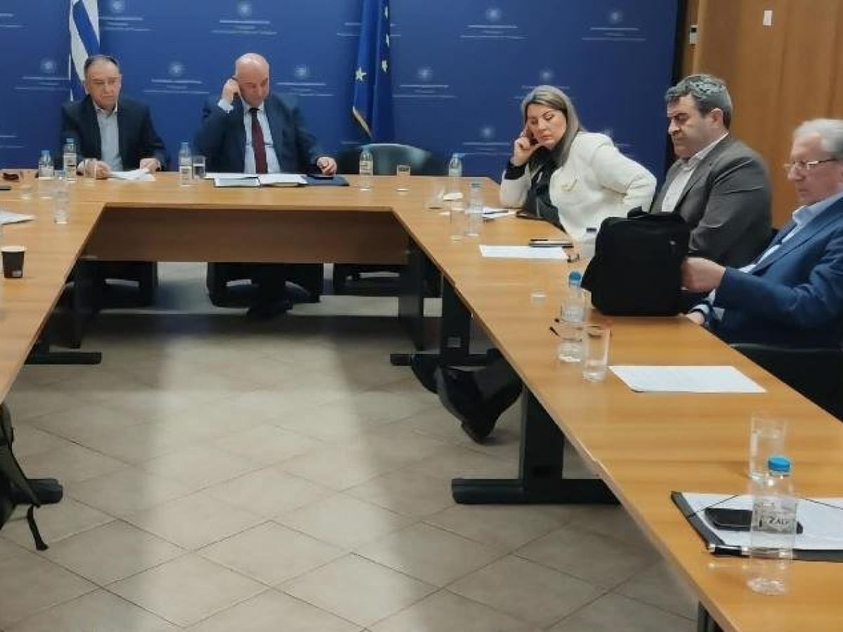 Επί τάπητος πληρωμές αποζημιώσεων στα φασόλια και στα μήλα