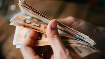 &Omicron;&iota; &pi;&lambda;&eta;&rho;&omega;&mu;έ&sigmaf; &alpha;&pi;ό e-&Epsilon;&Phi;&Kappa;&Alpha; &kappa;&alpha;&iota; &Delta;&Upsilon;&Pi;&Alpha; &alpha;&pi;ό &sigma;ή&mu;&epsilon;&rho;&alpha; έ&omega;&sigmaf; &tau;&iota;&sigmaf; 6 &Mu;&alpha;&rho;&tau;ί&omicron;&upsilon;