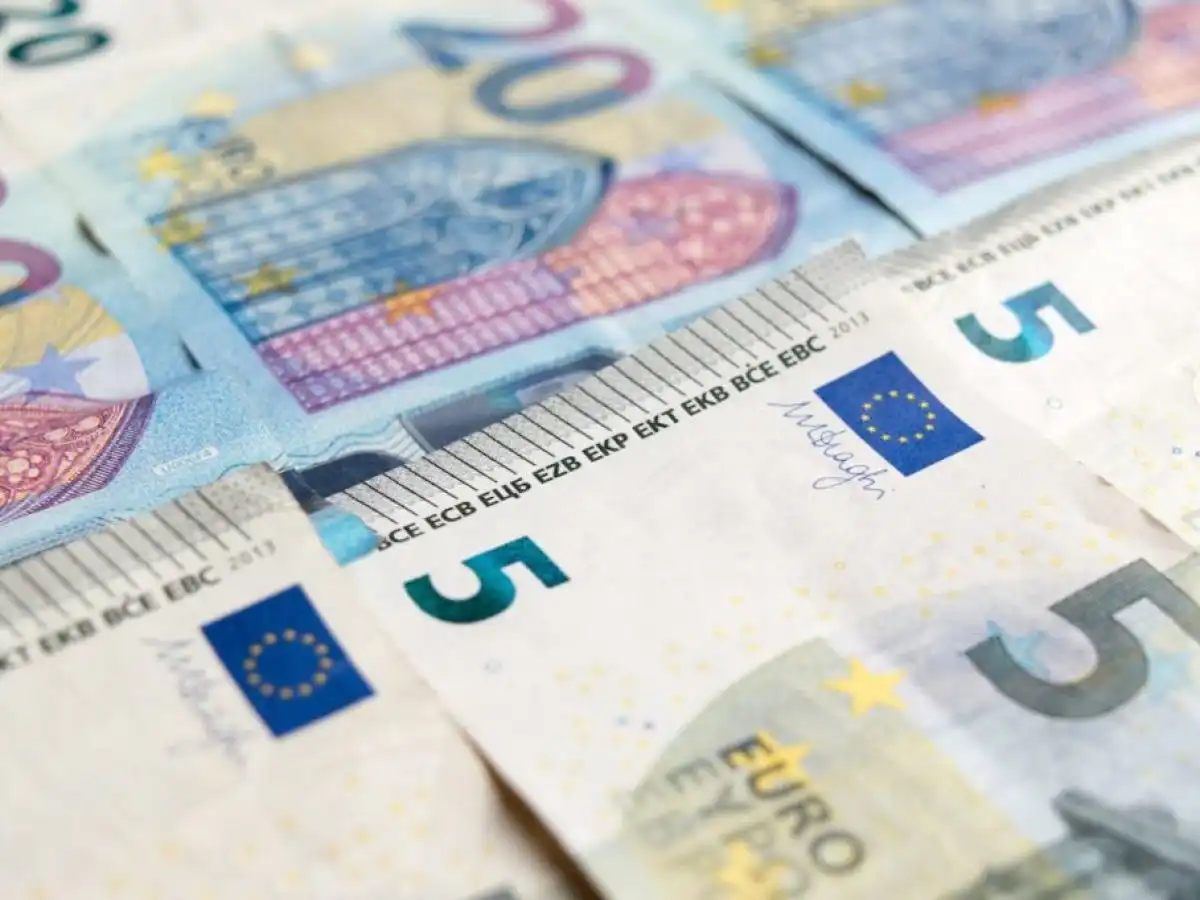&Pi;&omicron;&iota;&omicron;&iota; &pi;&lambda;&eta;&rho;ώ&nu;&omicron;&nu;&tau;&alpha;&iota; &tau;&eta;&nu; &pi;&epsilon;&rho;ί&omicron;&delta;&omicron; 23 &Mu;&alpha;&rho;&tau;ί&omicron;&upsilon; έ&omega;&sigmaf; 27 &Mu;&alpha;&rho;&tau;ί&omicron;&upsilon;