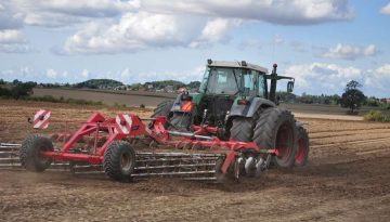 Σχέδια Βελτίωσης: Τι απαντά το ΥΠΑΑΤ για πληρωμές και καθυστερήσεις στους Νέους Αγρότες