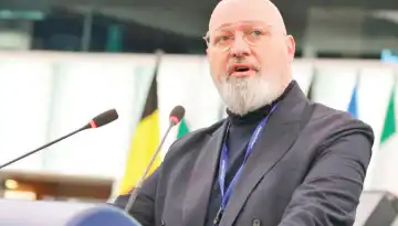 &Sigma;&tau;&omicron; &sigma;&tau;ό&chi;&alpha;&sigma;&tau;&rho;&omicron; &tau;&omicron;&upsilon; &Epsilon;&upsilon;&rho;&omega;&kappa;&omicron;&iota;&nu;&omicron;&beta;&omicron;&upsilon;&lambda;ί&omicron;&upsilon; &omicron;&iota; &alpha;&theta;έ&mu;&iota;&tau;&epsilon;&sigmaf; &epsilon;&mu;&pi;&omicron;&rho;&iota;&kappa;έ&sigmaf; &pi;&rho;&alpha;&kappa;&tau;&iota;&kappa;έ&sigmaf;