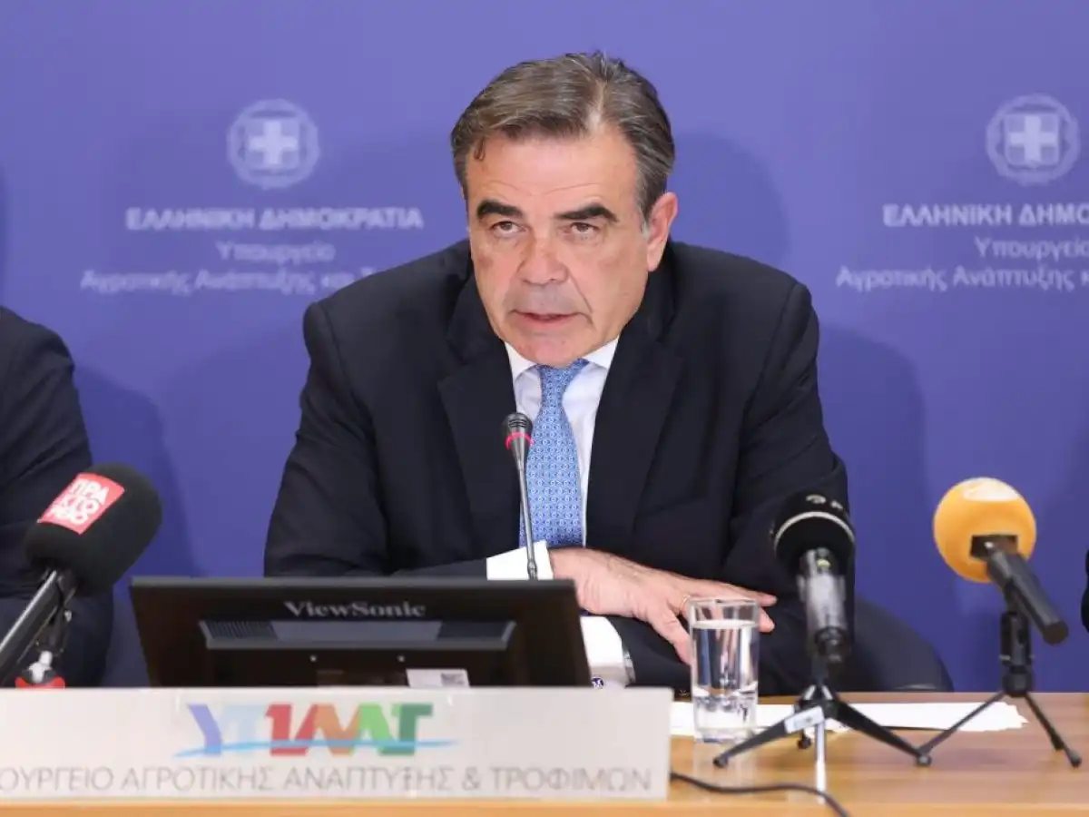 &Alpha;&pi;&omicron;&gamma;&omicron;ή&tau;&epsilon;&upsilon;&sigma;&eta; &sigma;&tau;&eta; &Lambda;έ&sigma;&beta;&omicron; &alpha;&pi;ό &tau;&alpha; &mu;έ&tau;&rho;&alpha; &Sigma;&chi;&omicron;&iota;&nu;ά &gamma;&iota;&alpha; &tau;&omicron;&nu; &alpha;&phi;&theta;ώ&delta;&eta;