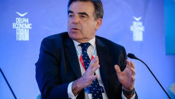 Διαβεβαιώσεις Σχοινά ότι δεν κινδυνεύουν οι επιδοτήσεις