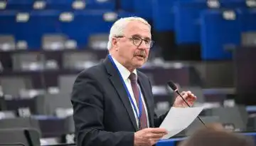 &Gamma;. &Mu;&alpha;&nu;&iota;ά&tau;&eta;&sigmaf;: &laquo;Ό&chi;&iota; &sigma;&epsilon; &alpha;&delta;&iota;&kappa;ί&epsilon;&sigmaf; &sigma;&epsilon; &beta;ά&rho;&omicron;&sigmaf; &tau;&omicron;&upsilon; &epsilon;&lambda;&alpha;&iota;ό&lambda;&alpha;&delta;&omicron;&upsilon; &kappa;&alpha;&iota; &tau;&eta;&sigmaf; &epsilon;&pi;&iota;&tau;&rho;&alpha;&pi;έ&zeta;&iota;&alpha;&sigmaf; &epsilon;&lambda;&iota;ά&sigmaf;&raquo; &bull; &Theta;&epsilon;&sigma;&sigma;&alpha;&lambda;&iota;&kappa;ή &Gamma;&eta; &bull; &Tau;&alpha; &Alpha;&gamma;&rho;&omicron;&tau;&iota;&kappa;ά &Nu;έ&alpha; &tau;&eta;&sigmaf; &Theta;&epsilon;&sigma;&sigma;&alpha;&lambda;ί&alpha;&sigmaf;