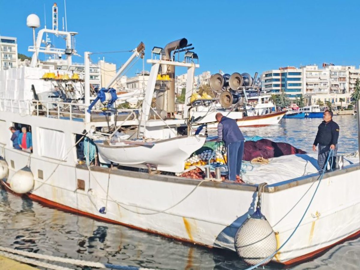 Μηχανές και ηλεκτρονικό εξοπλισμό για την ασφάλειά τους ζητούν οι ψαράδες