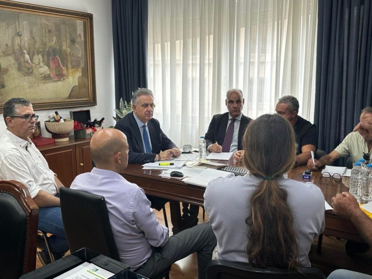 Παράταση για προγράμματα μελισσοκόμων, συνάντηση με Καββαδά