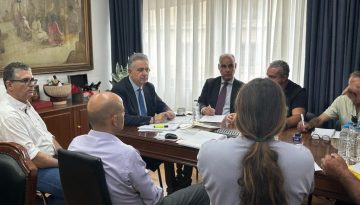 Παράταση για προγράμματα μελισσοκόμων, συνάντηση με Καββαδά