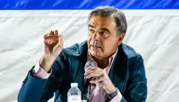 &Mu;&alpha;&rho;&gamma;&alpha;&rho;ί&tau;&eta;&sigmaf; &Sigma;&chi;&omicron;&iota;&nu;ά&sigmaf;: &laquo;&Kappa;&rho;ί&sigma;&iota;&mu;&eta; &alpha;&upsilon;&tau;ή &eta; &beta;&delta;&omicron;&mu;ά&delta;&alpha;, &gamma;&iota;&alpha;&tau;ί &epsilon;ί&nu;&alpha;&iota; &eta; &beta;&delta;&omicron;&mu;ά&delta;&alpha; &tau;&omega;&nu; &pi;&lambda;&eta;&rho;&omega;&mu;ώ&nu;&raquo;