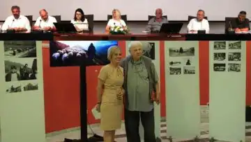 &Lambda;&iota;&beta;ά&delta;&iota;, &kappa;&omicron;&pi;ά&delta;&iota;, ά&nu;&theta;&rho;&omega;&pi;&omicron;&sigmaf;: &mu;&iota;&alpha; &sigma;&chi;έ&sigma;&eta; &zeta;&omega;ή&sigmaf;