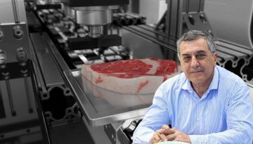 &Kappa;&omicron;&upsilon;&rho;έ&tau;&alpha;&sigmaf;: &laquo;Plant-based &mu;&pi;&rho;&iota;&zeta;ό&lambda;&epsilon;&sigmaf;&raquo; &alpha;&pi;ό 3D &epsilon;&kappa;&tau;&upsilon;&pi;&omega;&tau;έ&sigmaf; &ndash; &Tau;&omicron; &epsilon;&rho;ώ&tau;&eta;&mu;&alpha; &gamma;&iota;&alpha; &tau;&omicron; &mu;έ&lambda;&lambda;&omicron;&nu; &tau;&omicron;&upsilon; &pi;&rho;&alpha;&gamma;&mu;&alpha;&tau;&iota;&kappa;&omicron;ύ &kappa;&rho;έ&alpha;&tau;&omicron;&sigmaf; &bull; &Theta;&epsilon;&sigma;&sigma;&alpha;&lambda;&iota;&kappa;ή &Gamma;&eta; &bull; &Tau;&alpha; &Alpha;&gamma;&rho;&omicron;&tau;&iota;&kappa;ά &Nu;έ&alpha; &tau;&eta;&sigmaf; &Theta;&epsilon;&sigma;&sigma;&alpha;&lambda;ί&alpha;&sigmaf;